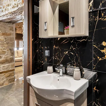 Apartment Anassa 14 Luxury One Bedroom Maisonette