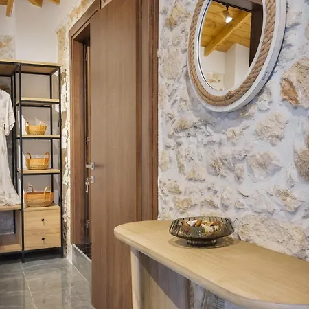 Anassa 14 Luxury One Bedroom Maisonette * Heraklion (Crete)