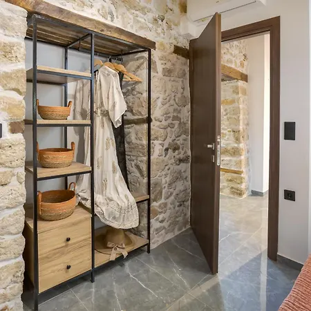 Anassa 14 Luxury One Bedroom Maisonette * Heraklion (Crete)